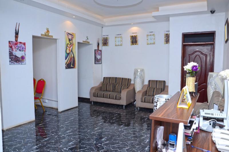 Dianwill Hotel Entebbe Kültér fotó